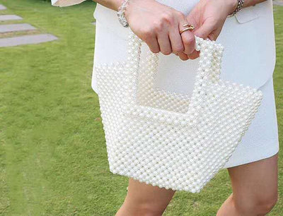 Bolsa Tote Blanca con Marco de Perlas - Image 16