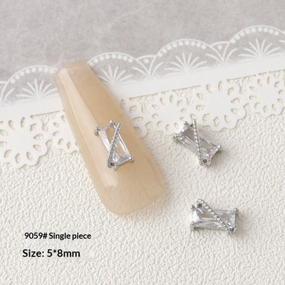 Accesorios de Decoración de Uñas con Moño de Circón Plateado - Image 15