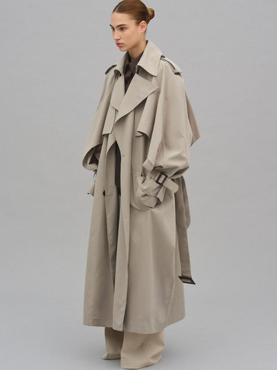 Gabardina Larga Beige con Cinturón y Capa - Image 10