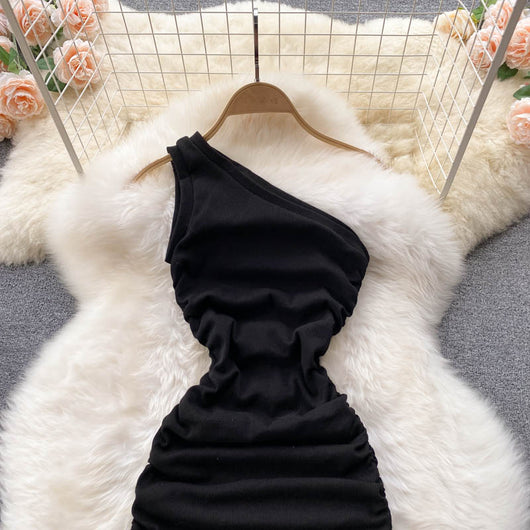 Vestido Tubo Plisado con Hombro Inclinado - Diseño Elegante en Colores Sólidos - Image 20