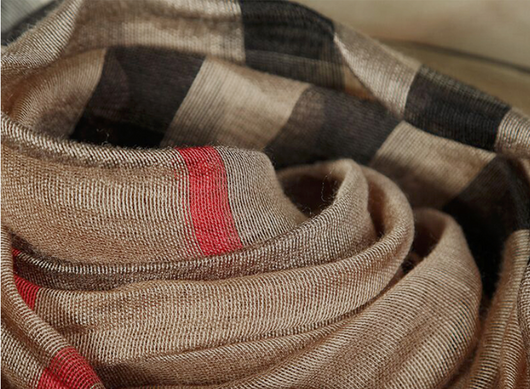 Pañuelo Cuadrado Mujer Tartán Clásico Versátil - Image 11