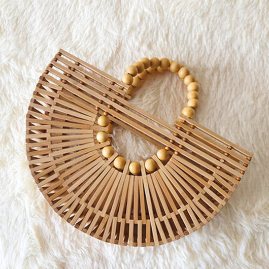Bolsa Playera Semicircular de Rafia Tejida con Cuentas de Madera