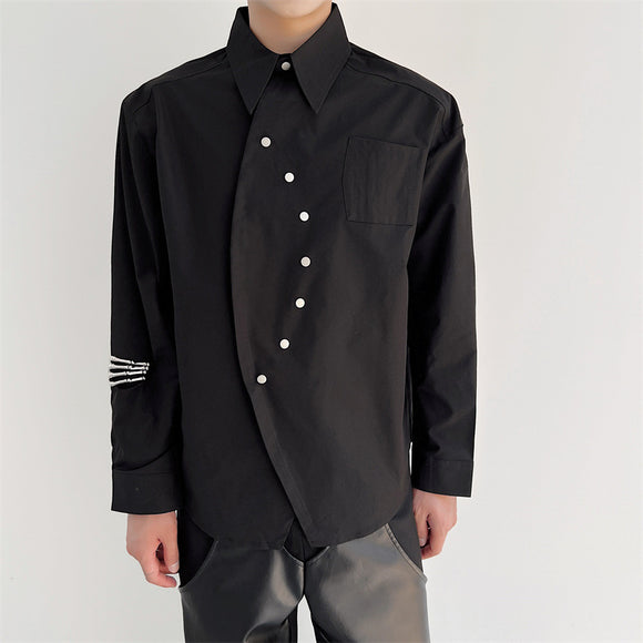 Camisa Casual Oscura con Botones Diagonales Asimétricos