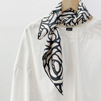 Pañuelo de Seda Twill Mediano Versátil