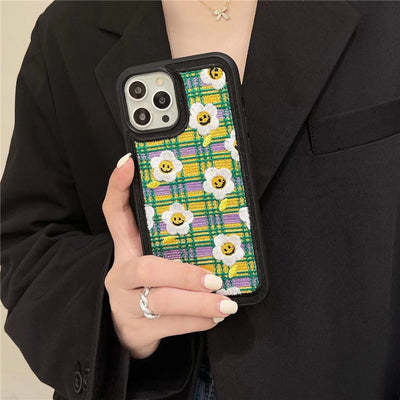 Funda para Celular Fieltro Bordada Cuadros Girasol - Image 3