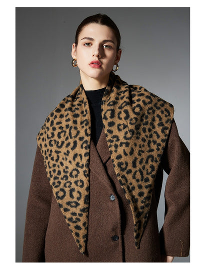 Chal Triangular Reversible con Estampado Leopardo - Colección Otoño Invierno - Image 15
