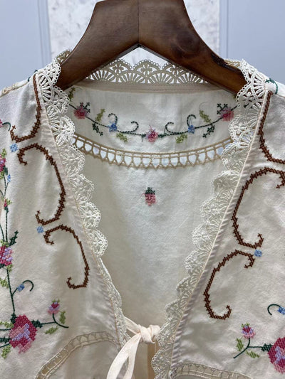 Blusa Tejida con Encaje Floral y Cuello en V - Image 11