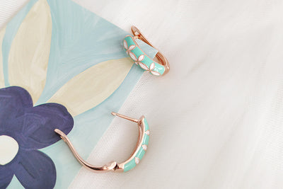 Aretes Retro Oro Rosado con Diseño Tallado - Image 12