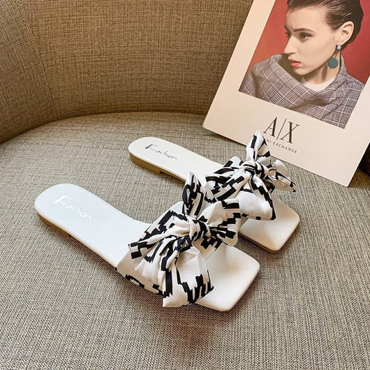 Chanclas Planas con Moño y Punta Cuadrada para Verano - Image 4