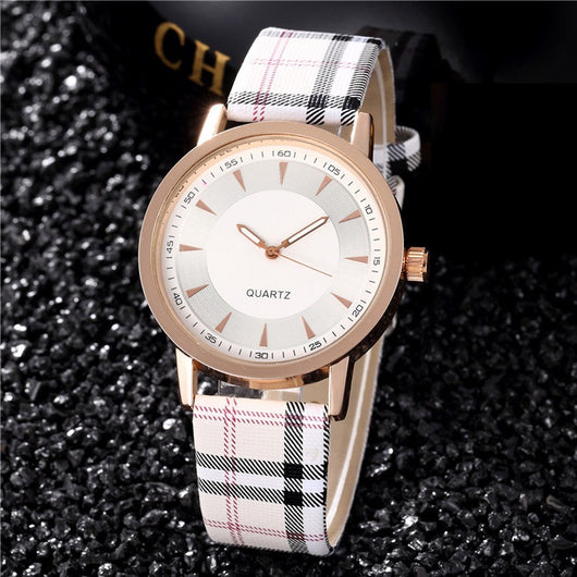 Reloj Pulsera Elegante para Mujer - Diseño Moderno y Versátil - Image 9