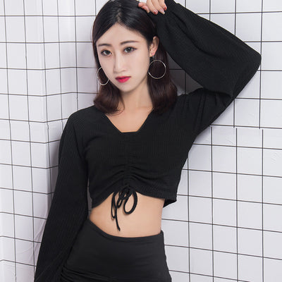 Blusa de Cuello V con Mangas Farol y Detalle Anudado en el Pecho - Image 9