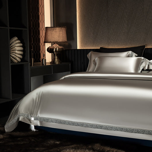 Juego de Cama Satinado de Algodón Sedoso con Detalles Calados - Image 15