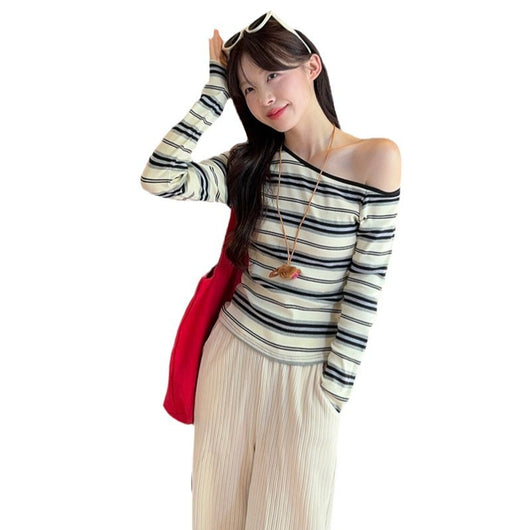 Blusa Rayada de Manga Larga con Hombro Descubierto - Image 5