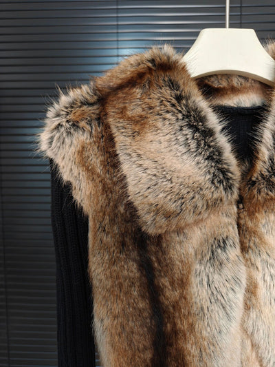 Suéter Slim Fit Ecológico con Patchwork de Lana y Detalles de Piel - Colección Invierno - Image 11