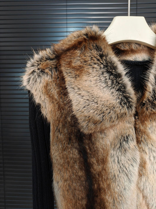 Suéter Slim Fit Ecológico con Patchwork de Lana y Detalles de Piel - Colección Invierno - Image 11