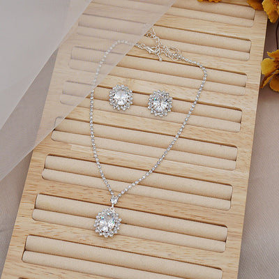 Conjunto de Collar y Aretes con Cristales de Agua Brillante y Circonitas - Image 10