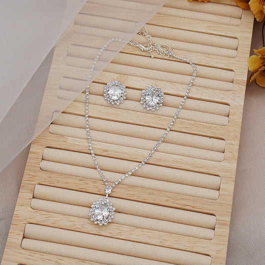 Conjunto de Collar y Aretes con Cristales de Agua Brillante y Circonitas - Image 10