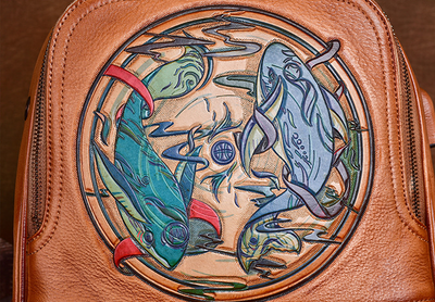 Mochila Vintage de Cuero con Doble Compartimento y Grabado Artesanal - Image 14