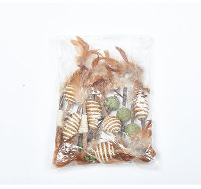Feather and sisal cat toy with a wooden stick, green sisal ball, and brown feathers for molar cleaning. - Image 14