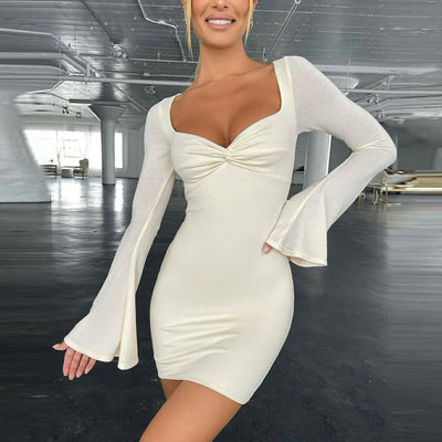 Vestido Entallado con Cuello Cuadrado y Mangas Acampanadas - Image 6