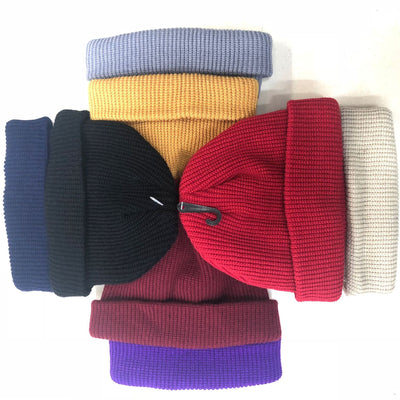 Gorro Tejido Acrílico con Bordado de Letras para Hombre y Mujer - Image 4