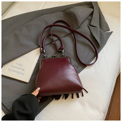 Bolsa Retro de Hombro para Mujer con Remaches y Borlas - Image 35