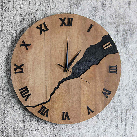 Reloj de Pared de Madera Minimalista con Diseño Agrietado