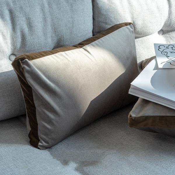Funda de Almohada Lumbar en Terciopelo Gris - Soporte Versátil