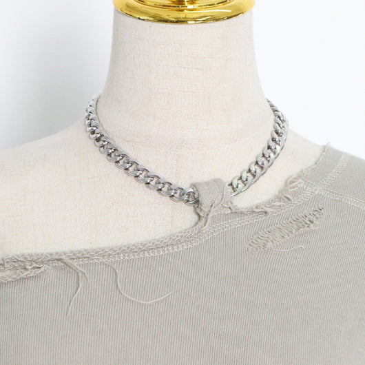Suéter Gris Corto con Cuello Halter y Hombros Inclinados - Image 11