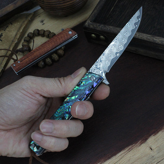 Cuchillo Portátil Damasco con Pluma y Mango de Concha - Outdoor