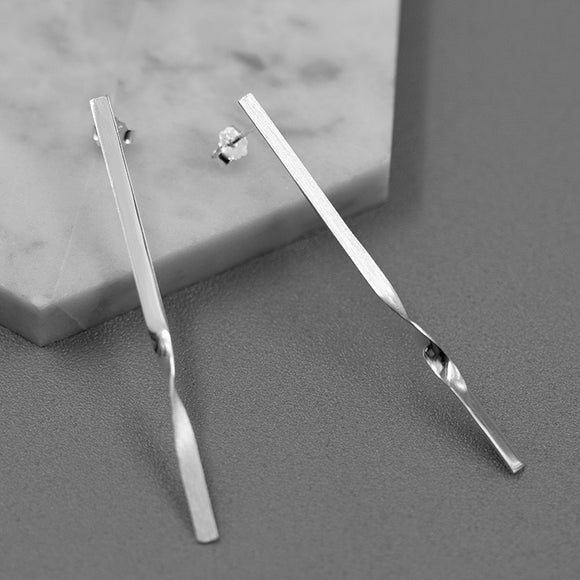 Aretes Largos de Metal Exagerado - Estilo Dominante