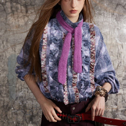 Blusa Holgada con Cuello Solapa y Encaje Plisado - Image 7