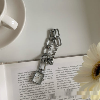 Reloj de Pulsera Retro con Cadena de Acero y Diseño de Dije Cuadrado - Image 10