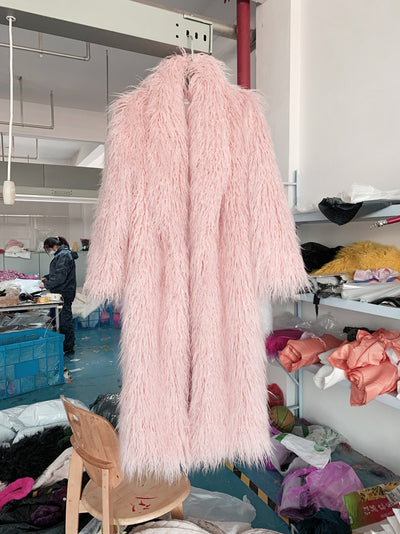 Abrigo de Invierno para Mujer en Cuero con Detalles de Piel - Image 6