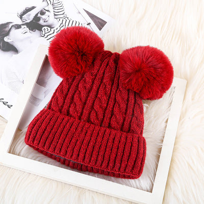 Gorro Cálido para Mujer con Doble Pelota de Piel y Personalización - Image 18
