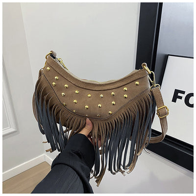Bolsa Mensajera Retro Casual con Flecos y Remaches de Gran Capacidad - Image 28