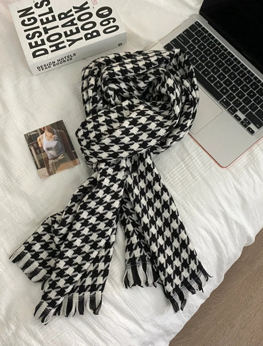 Chal Envolvente Diseño Pata de Gallo en Cashmere Suave para Mujer - Image 5