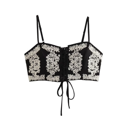 Traje Conjunto Falda Tubo con Blusa Bordada y Detalle Anudado - Image 3