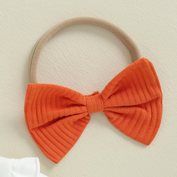 Conjunto Infantil Elegante: Suéter con Volantes y Pantalón Acampanado a Rayas