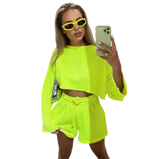 Conjunto Casual Elegante: Suéter Manga Larga, Short con Cintura Alta y Bolso Hip - Image 6