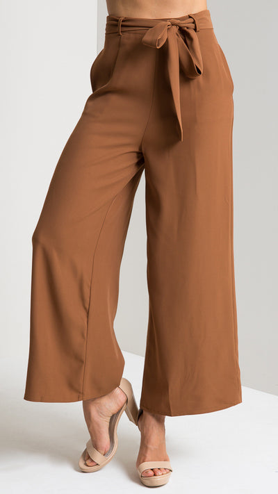 Pantalón Cropped Cintura Alta con Tirantes y Pierna Ancha - Image 13