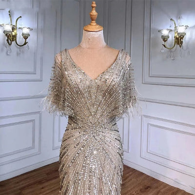 Vestido de Noche Elegante con Manga Asimétrica - Image 2