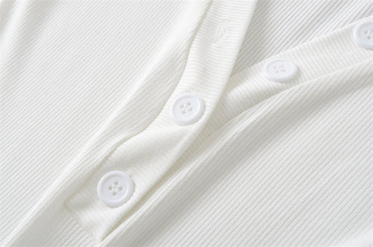 Playera Cuello V Ajustada de Manga Corta - Diseño Moderno y Favorecedor - Image 32