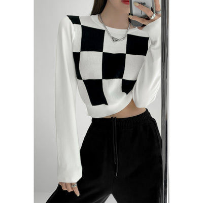Suéter Retro a Cuadros Blanco y Negro Cuello Redondo para Mujer - Image 3