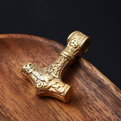 Colgante Martillo de Thor en Acero Inoxidable Dorado - Image 4