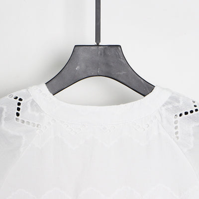 Vestido Corto con Cuello Redondo y Mangas Farol Calado - Image 12