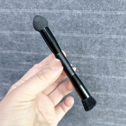 Brocha Correctora con Esponja para Ojeras y Manchas