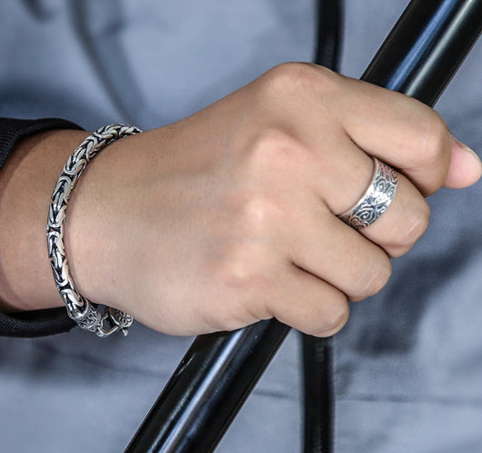 Pulsera de Plata Esterlina para Hombre con Patrón Vajra - Diseño Audaz y Moderno - Image 3