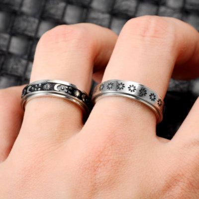 Anillo Giratorio de Acero Inoxidable con Luna y Estrellas para Aliviar Ansiedad - Image 3