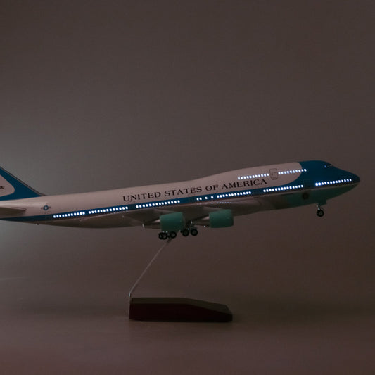 Modelo de Avión Boeing 747 para Coleccionistas y Entusiastas - Image 2